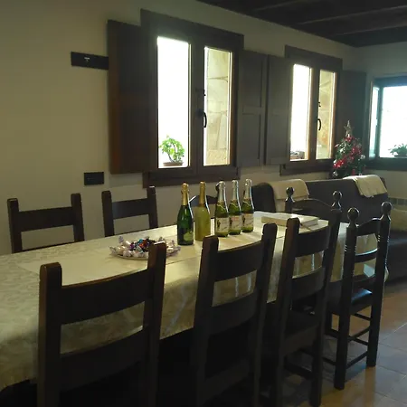 Casa De Aldea El Boje Faedo (Valdes, Asturias)